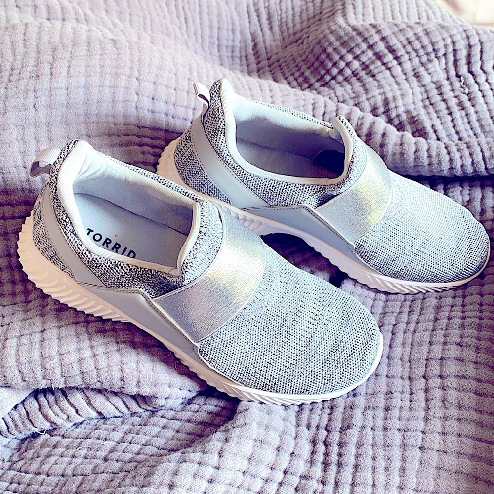 9.5 Torrid silver and gray knit sneakers NIB
